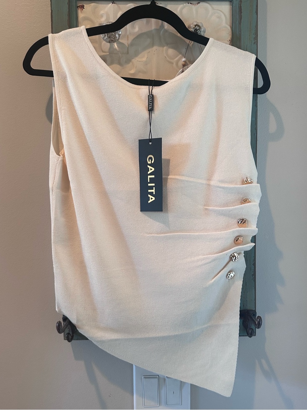 NWT Galita Fashion Ivory Asymmetrical Sleeveless Knit Top Size L Gold Buttons